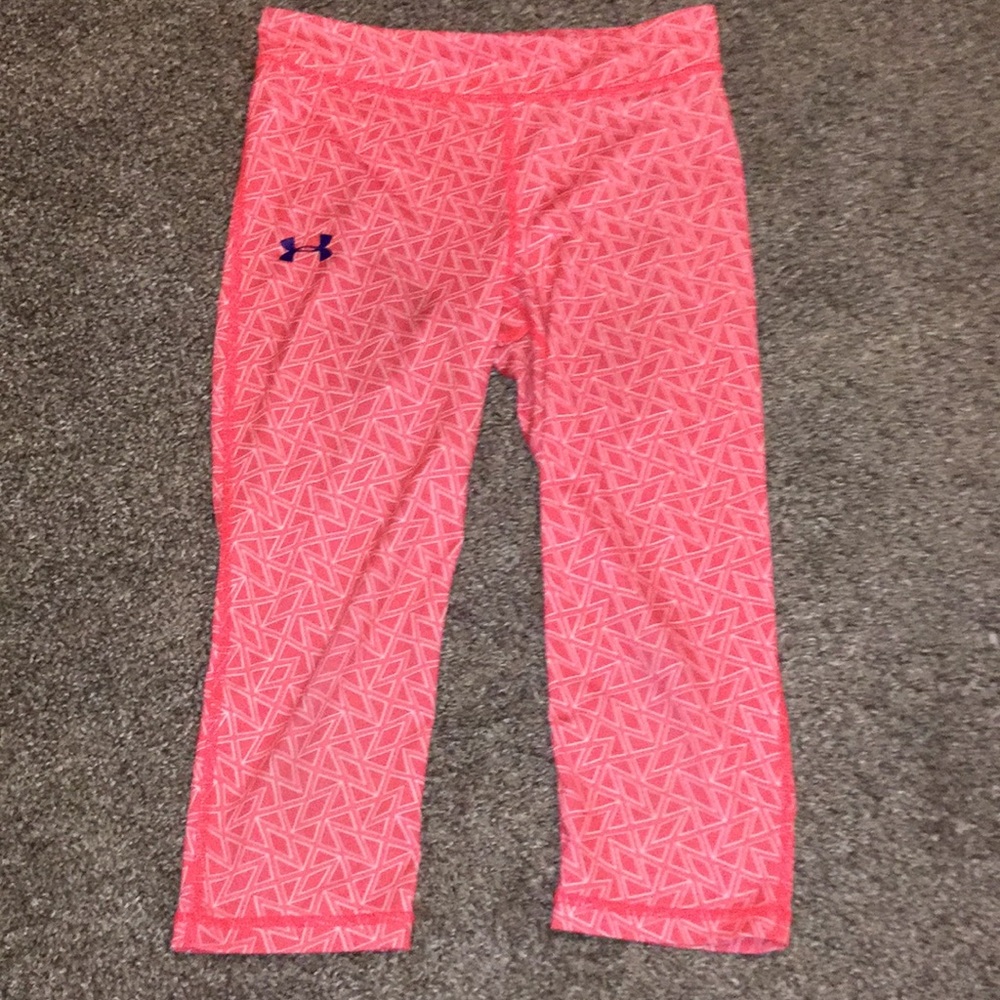 Under armor peach capris